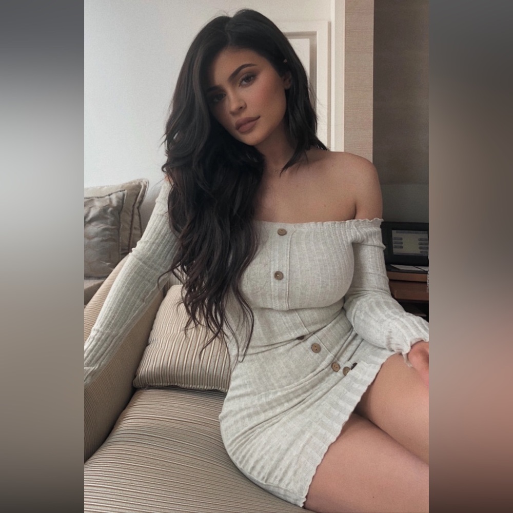 ❤️SSOLD OUT EVERYWHERE ❤️ Fashion Nova off shoulder, oatmeal dress